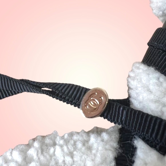 Chanel fur logo black & white snow boots (Sz 38.5) - Picture 8 of 10